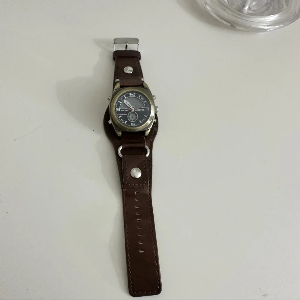 Kenneth cole unlisted men watch - Picture 3 of 9